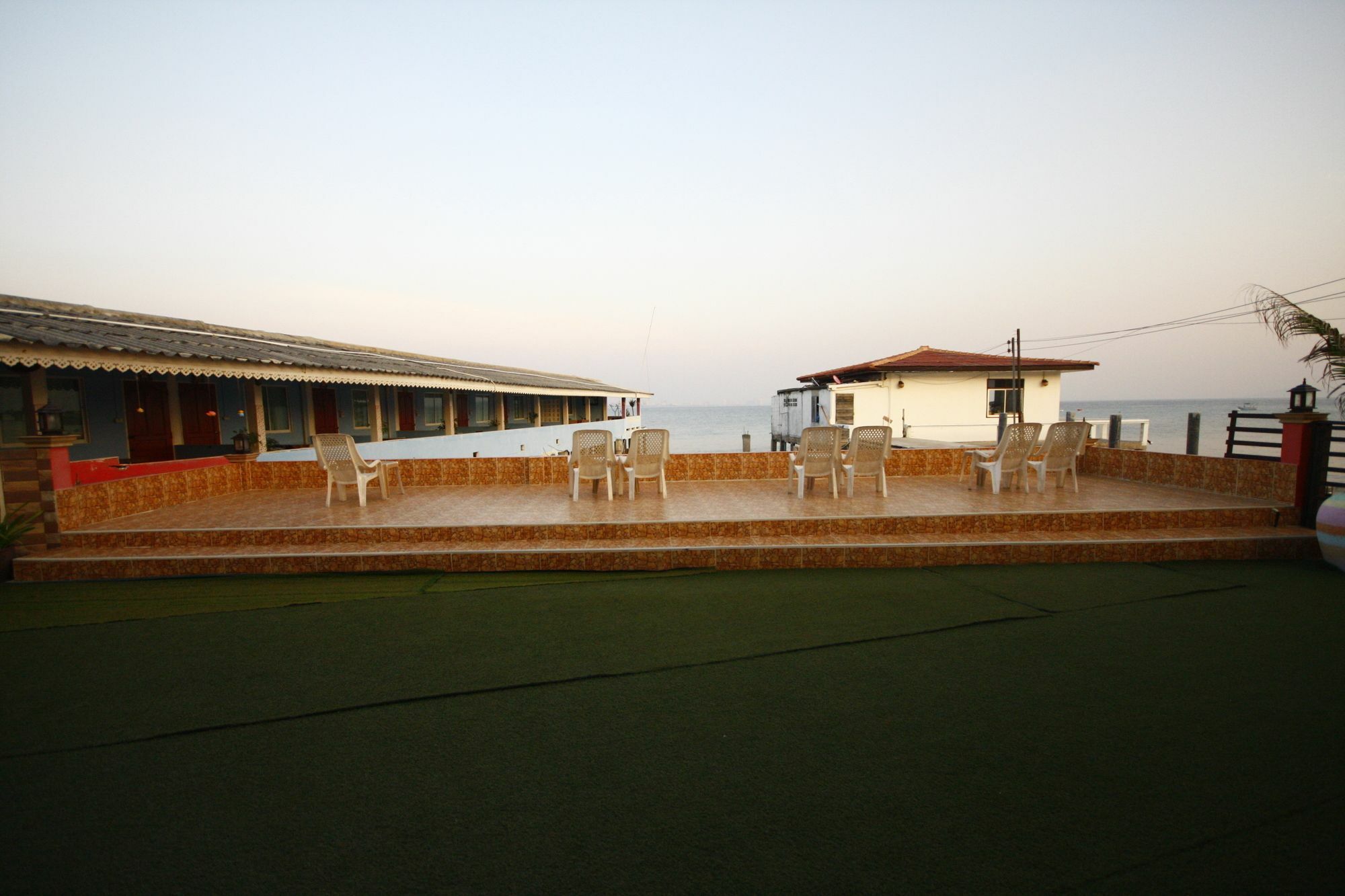 Koh Larn Sea Side Resort Eksteriør bilde