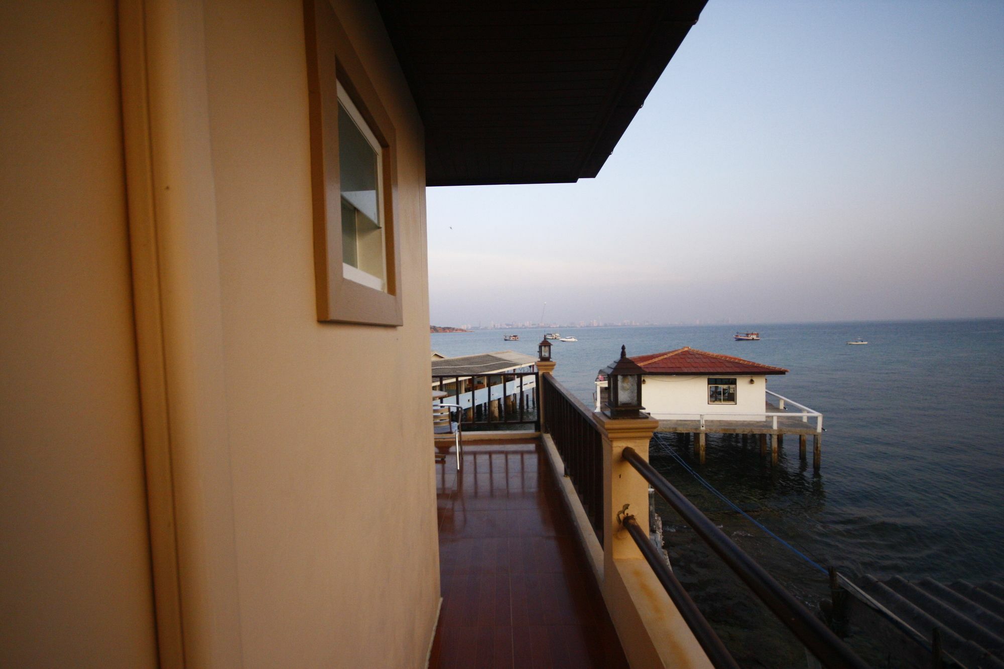 Koh Larn Sea Side Resort Eksteriør bilde